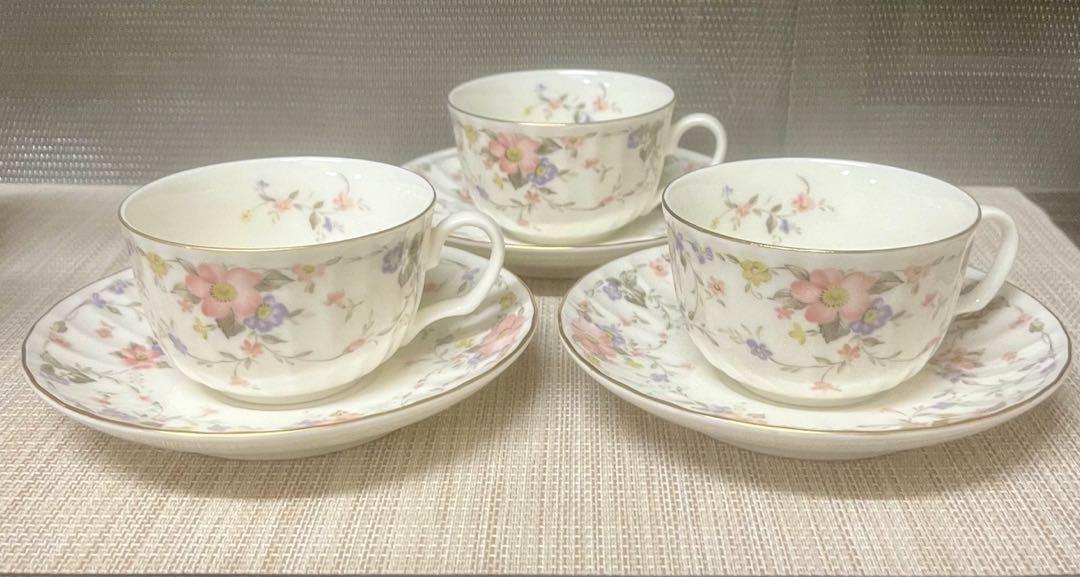 未使用⭐︎ ナルミ 花柄 カップ＆ソーサー 3客