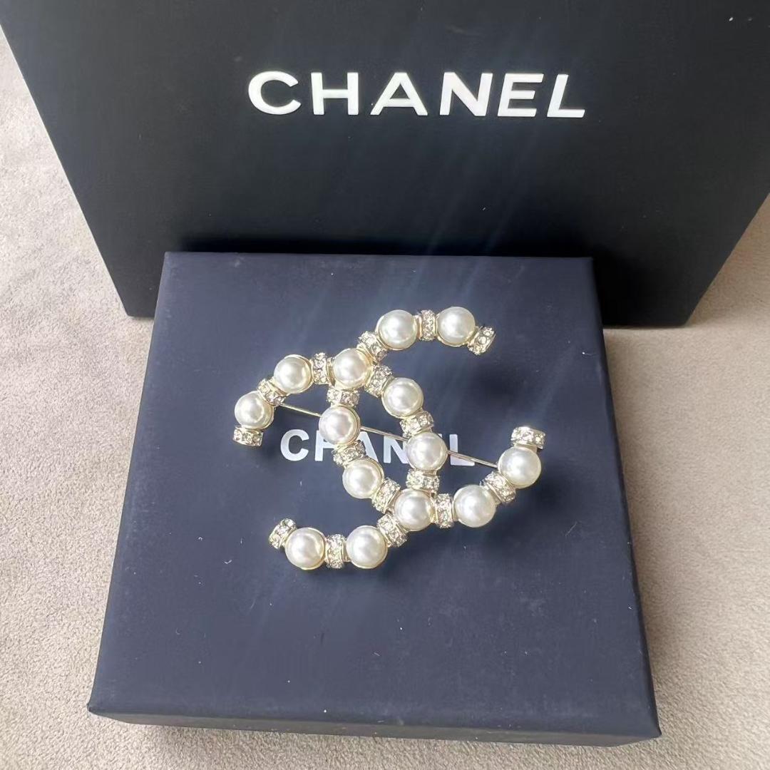 シャネル ピン & ブローチ ホワイトゴールド