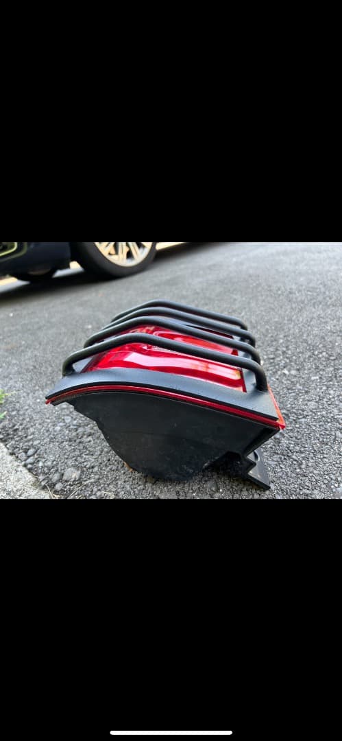 旧デリカd5 テールランプガード　左右