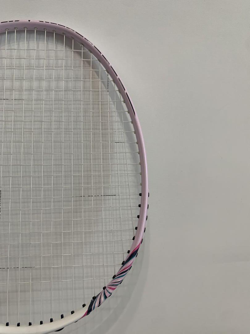 (美品)YONEX NANORAY250 ヨネックス ナノレイ250ラケット YONEX NR250 ナノレイ250/NANORAY250 バドミントンラケット