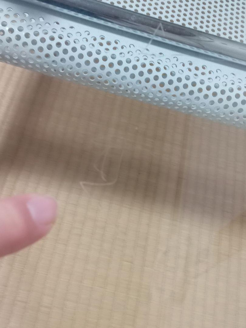 ガラスのテーブル