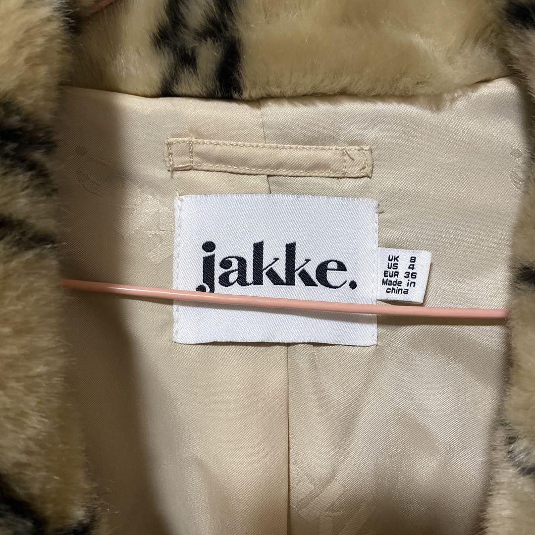 JAKKE ローズ柄フェイクファーショートブルゾン JAKKE ローズ柄フェイクファーショートブルゾン - ジャケット