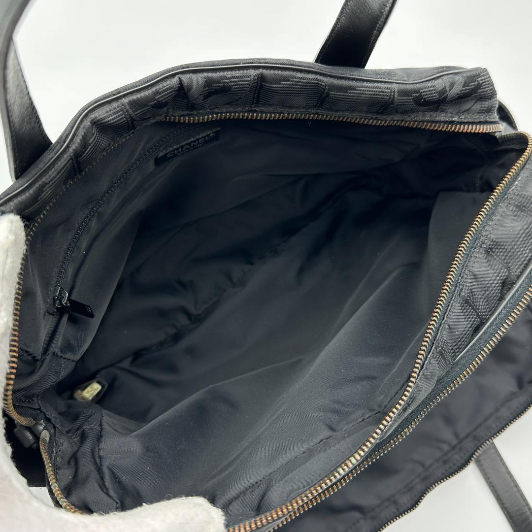 【極美品】CHANEL ニュートラベルライン　ナイロン　ハンドバッグ 黒