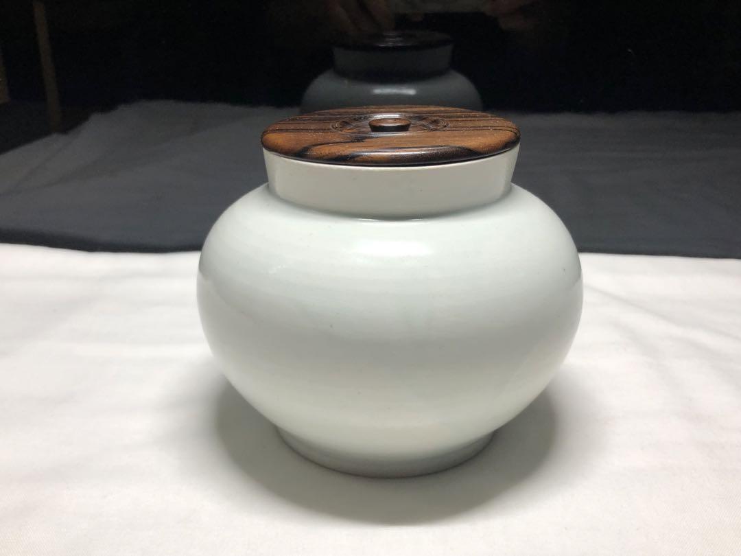 白磁。壺。李朝？木蓋。美品。茶道具。舊家蔵出し。希少品。