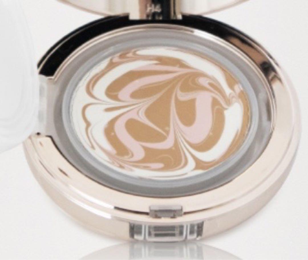 エクラス セラム ファンデーション　ナチュラルオークル　12g 専用パフ付き Amazon | ECLAS Serum Foundation（エクラス セラム