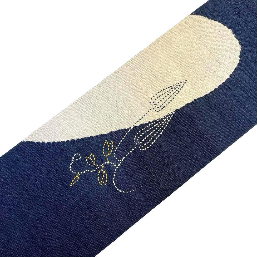 名古屋帯 作家物 刺し子 花草模様 紬 染分け 紺鉄色 O-3659 画像6