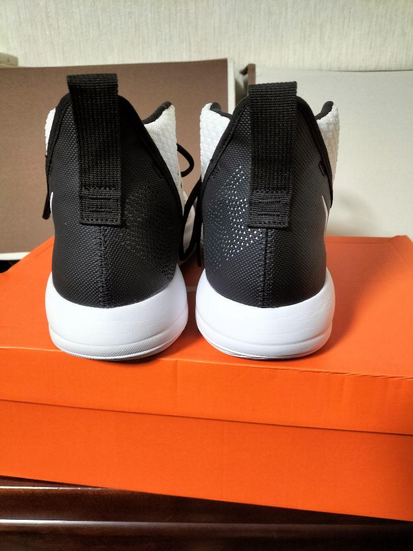NIKE ZOOM Rize TB