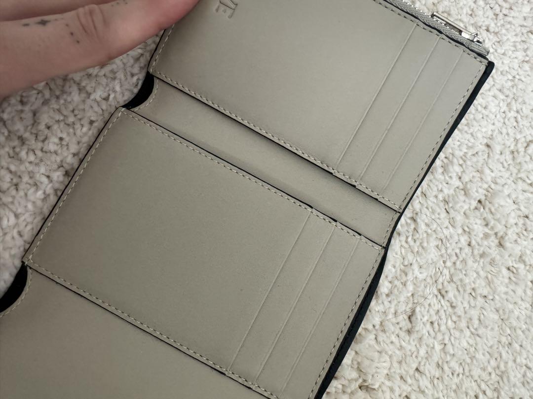 LOEWE 折りたたみ財布