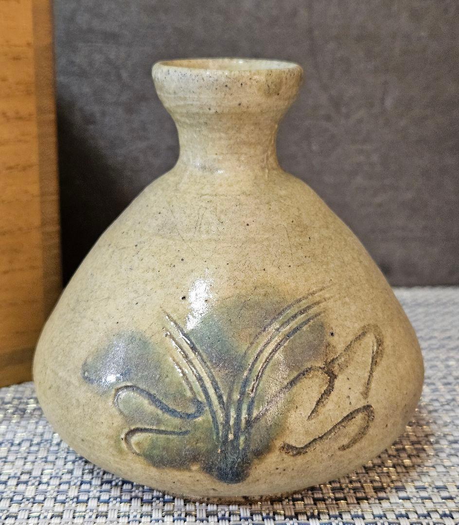 江戸時代後期〜明治時代 黄瀬戸 胆礬 たんぱん 彫り草文様 徳利 花入 茶道具 江戸時代後期〜明治時代 黄瀬戸 胆礬 たんぱん 彫り草文様 徳利 花入 茶道具