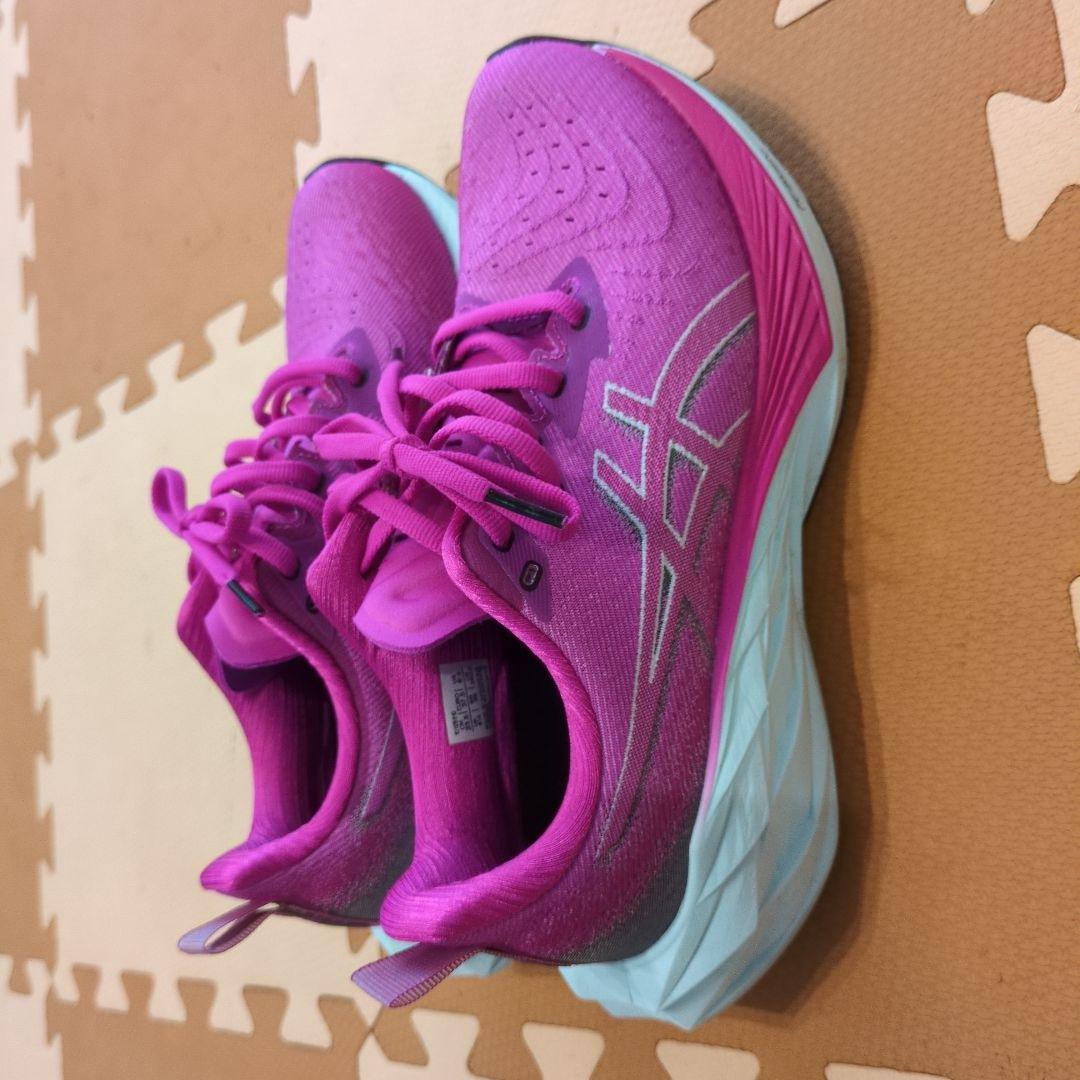 ASICS ノヴァブラスト4　23.5 レディース