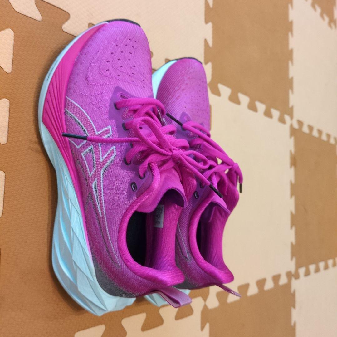ASICS ノヴァブラスト4　23.5 レディース
