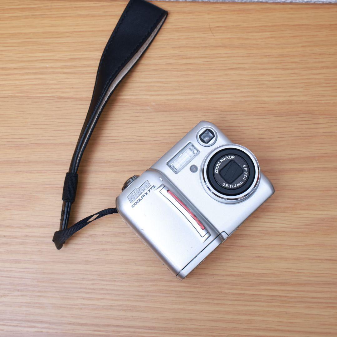 限定セールをすべて Nikon CFカード他 デジタルカメラ スマホ転送可 Coolpix775 デジタルカメラ