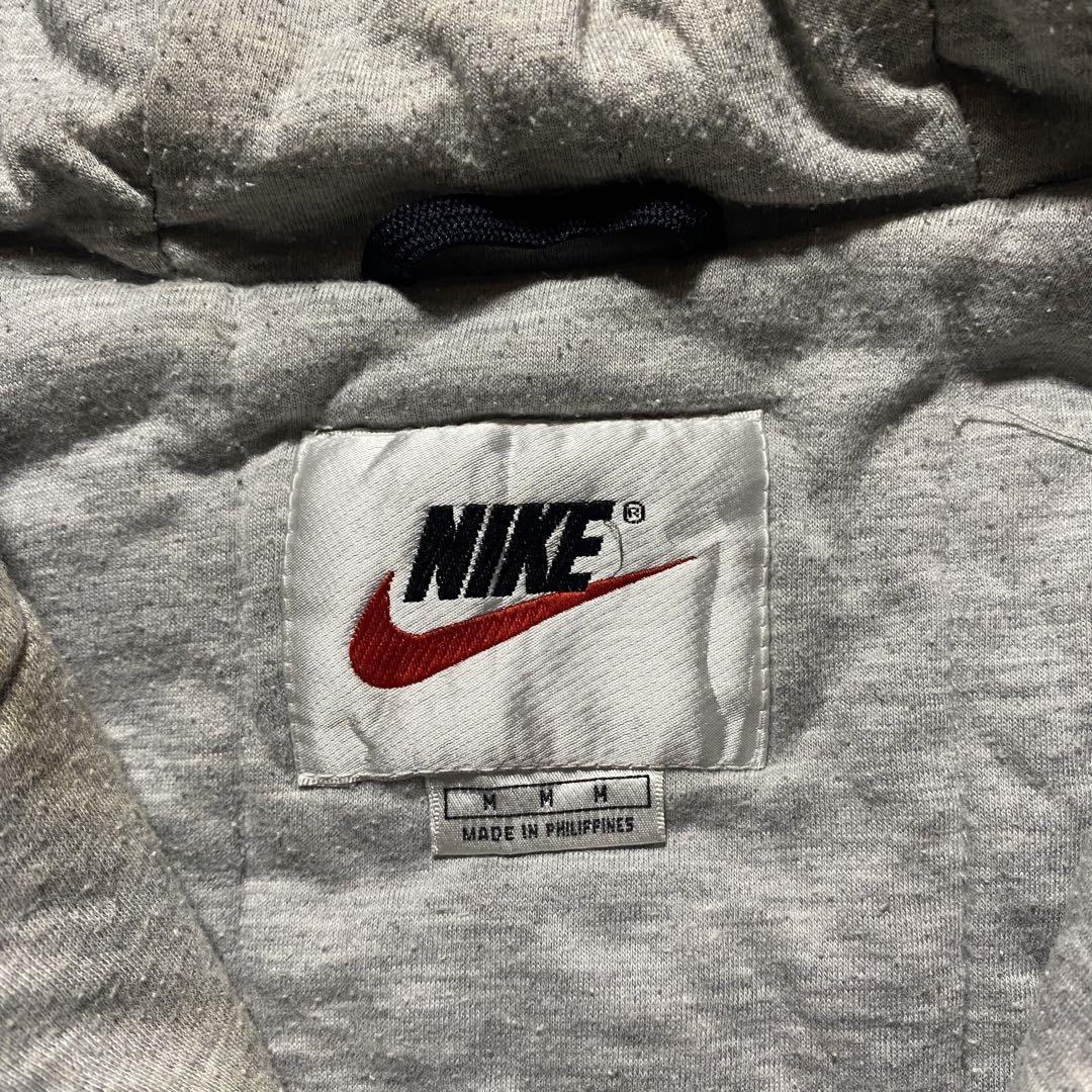 NIKE中綿ナイロンフーディ刺繍ロゴボルドーバイ