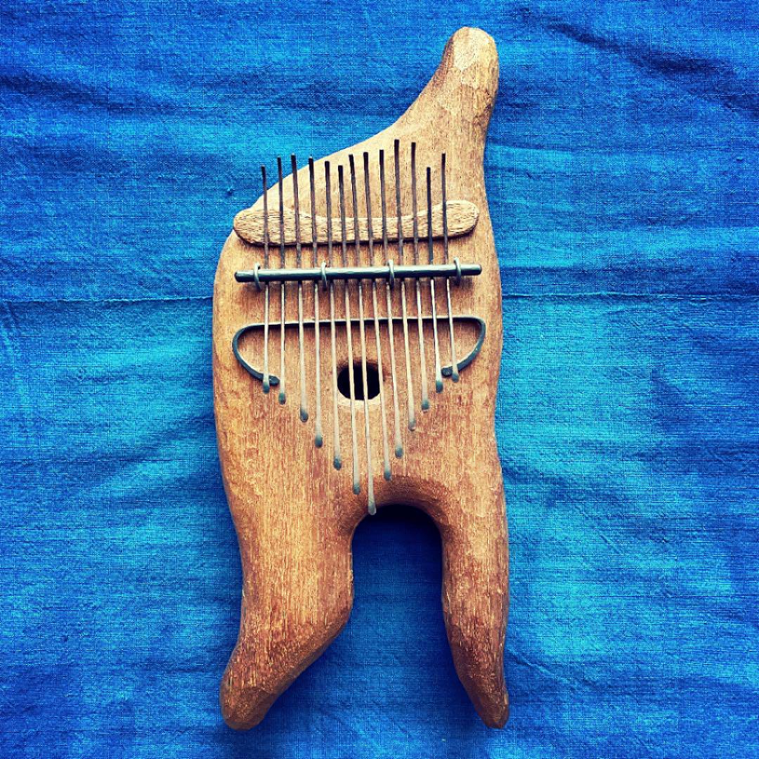 アフリカ民族楽器 カリンバ Kalimba 親指ピアノ 山下光雄