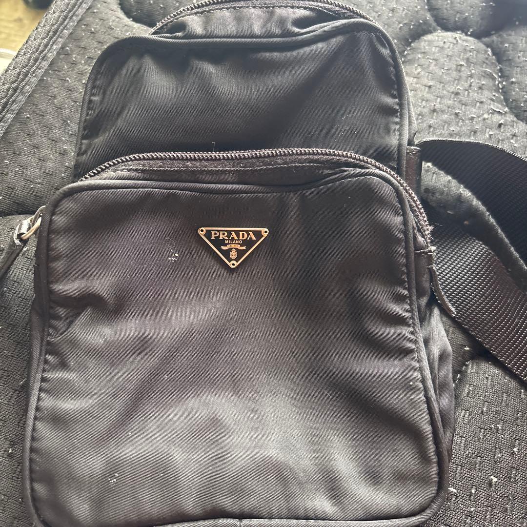 PRADA ブラック ショルダーバッグ