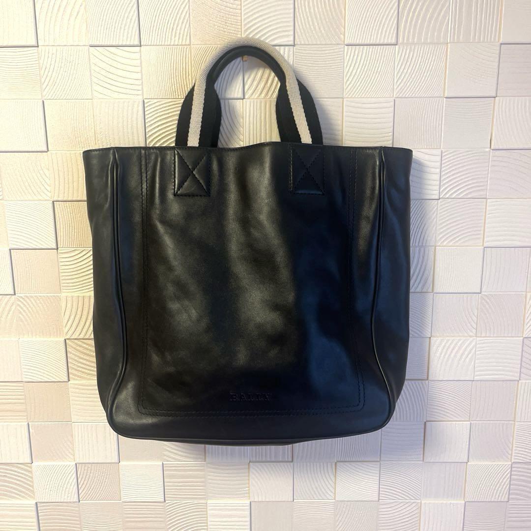 バリー☆ブラックレザートートバッグ 極美品✨】 バリー トートバッグ ブラック レザー ビジネス A4