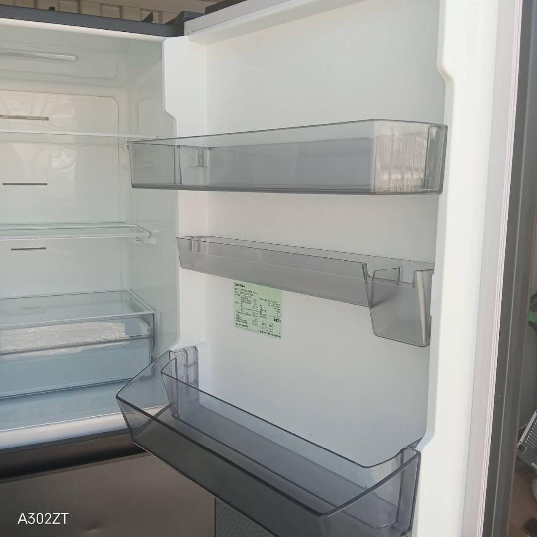 自動製氷機能付き大型冷蔵庫 326L