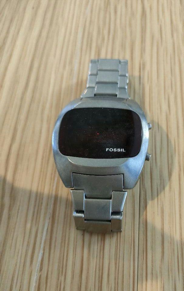 希少　FOSSIL 新品電池1818 腕時計男女兼用　デイデイト　JR-9623 FOSSIL 腕時計 【電池切れ】【箱無し】 - メルカリ