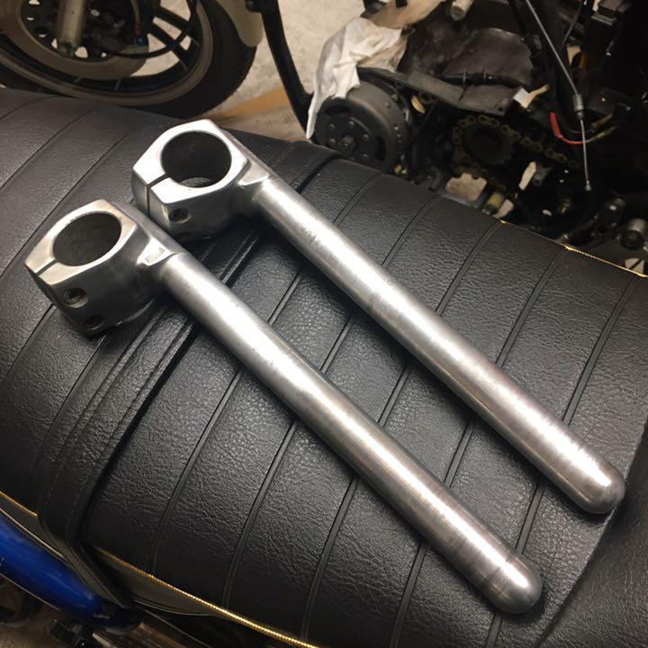 マグラ セパハン 35φ アルミ sr400など - オートバイパーツ