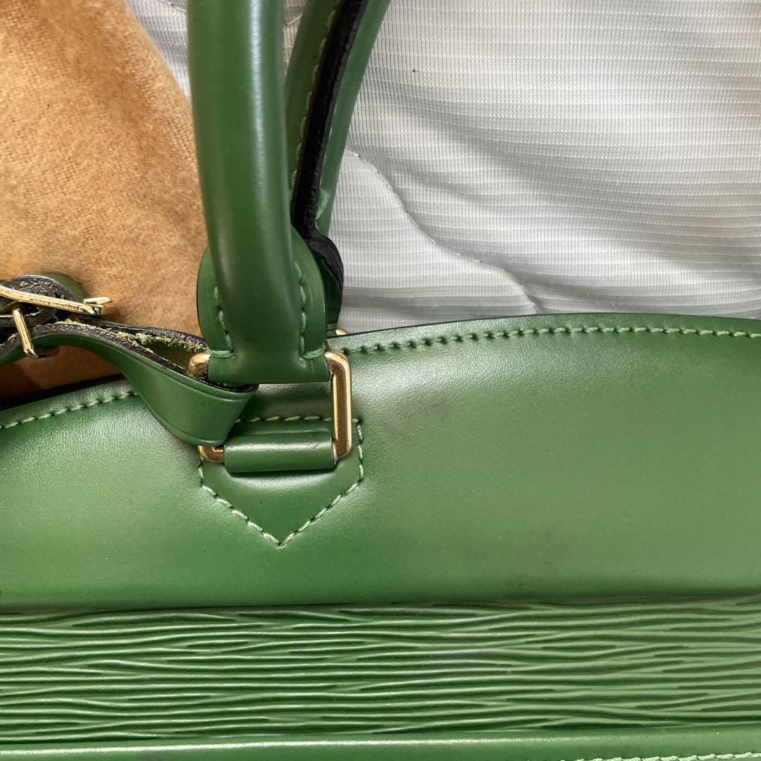 Louis Vuitton エピレザー グリーン ハンドバッグ