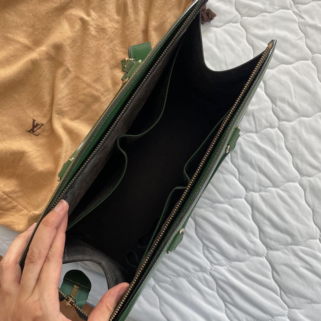 Louis Vuitton エピレザー グリーン ハンドバッグ