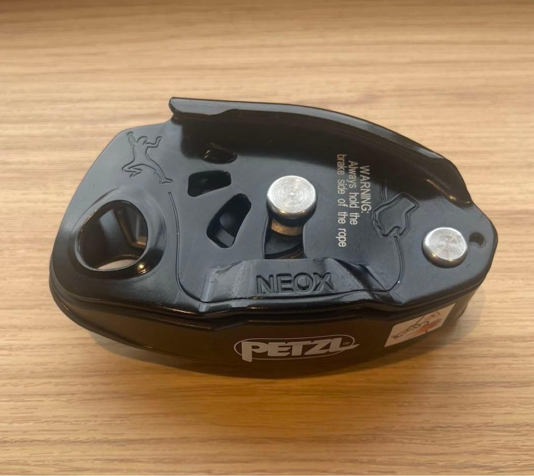 ペツル ネオックス 黒PETZL