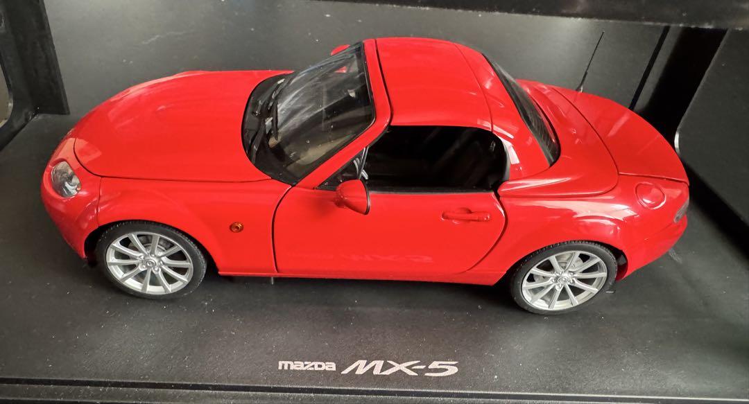 ミニカー Mazda MX-5 Autoart 1/18 Toadster