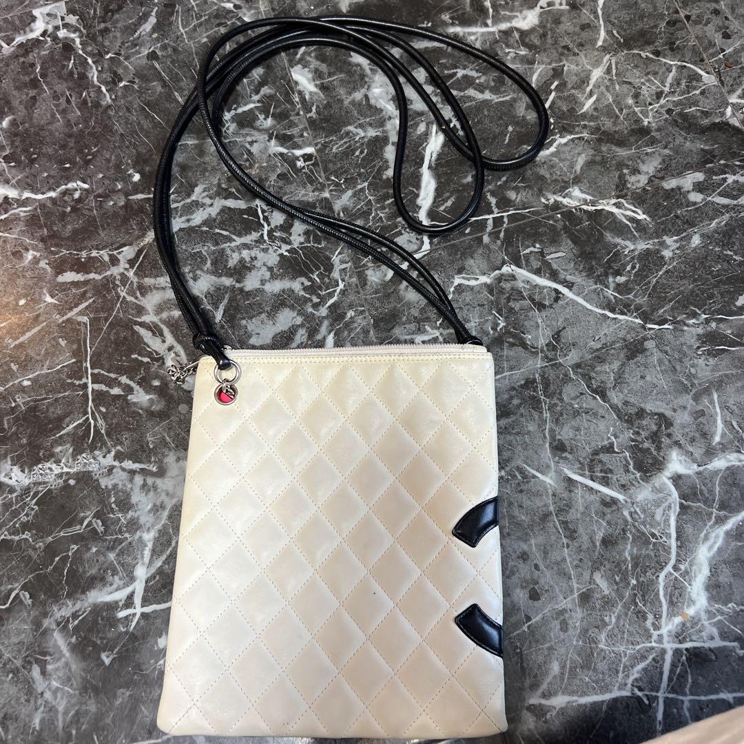 「かわいい～！」 値下げ可 CHANEL ショルダーホワイト 証明カード付き バッグ