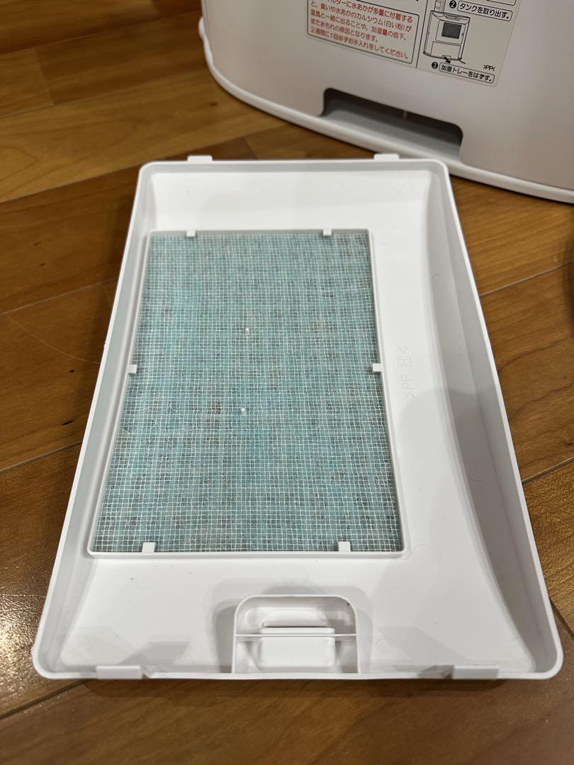 ☆送料込み☆ シャープ　加湿セラミックファンヒーター　HX-E120-W