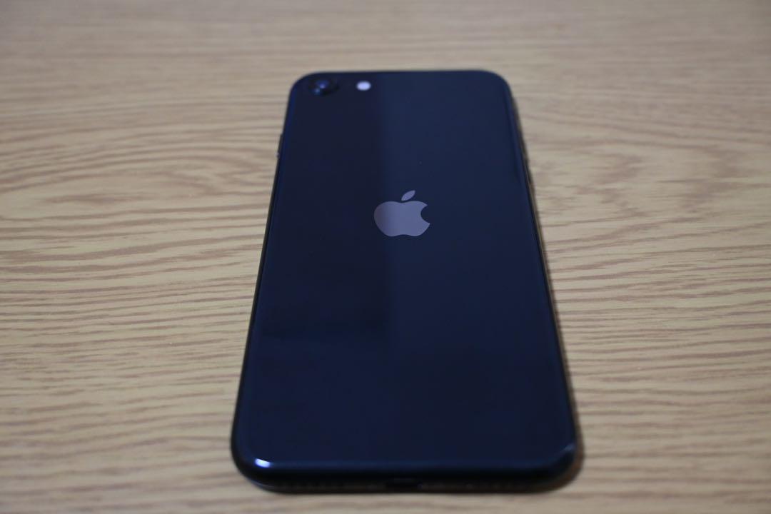 Apple iPhone SE (第2世代) ブラック 本体
