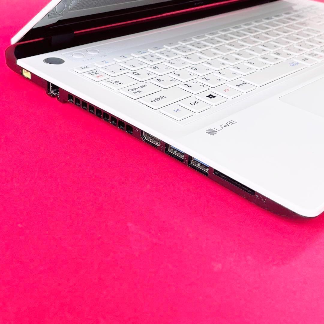 美品✨️たっぷり大容量640GB❣️薄型ノートパソコン✨️カメラ