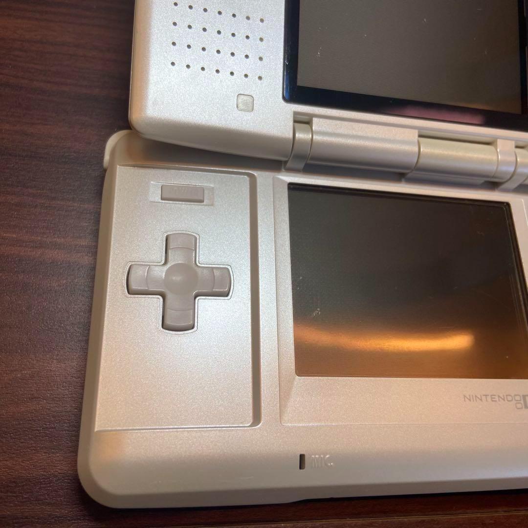 ニンテンドーDS 本体 ピュアホワイト 2562