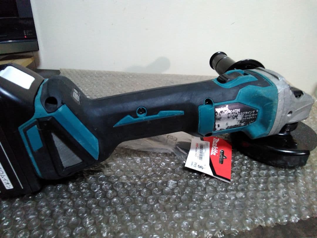 マキタ充電式18Vディスクグラインダ