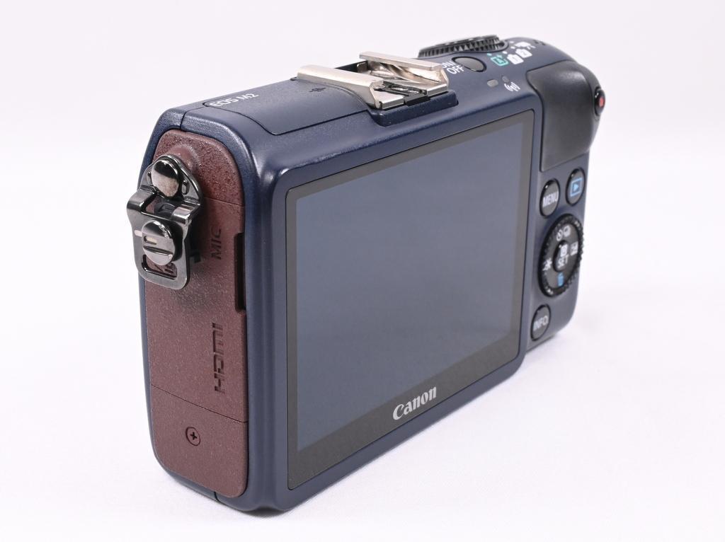 【美品】 キヤノン Canon EOS M2 ダブルレンズキット