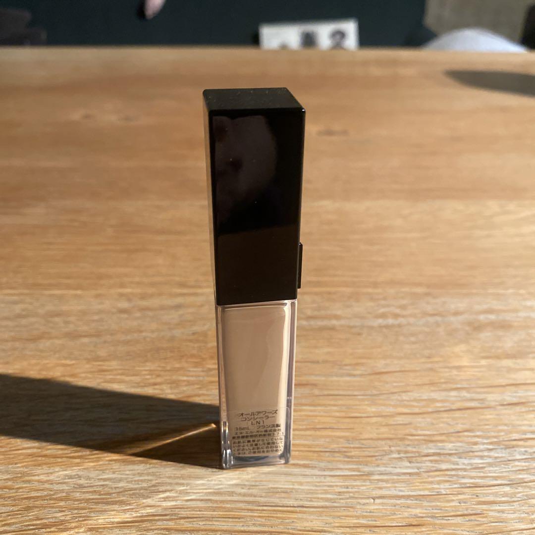 YSL オールアワーズコンシーラー