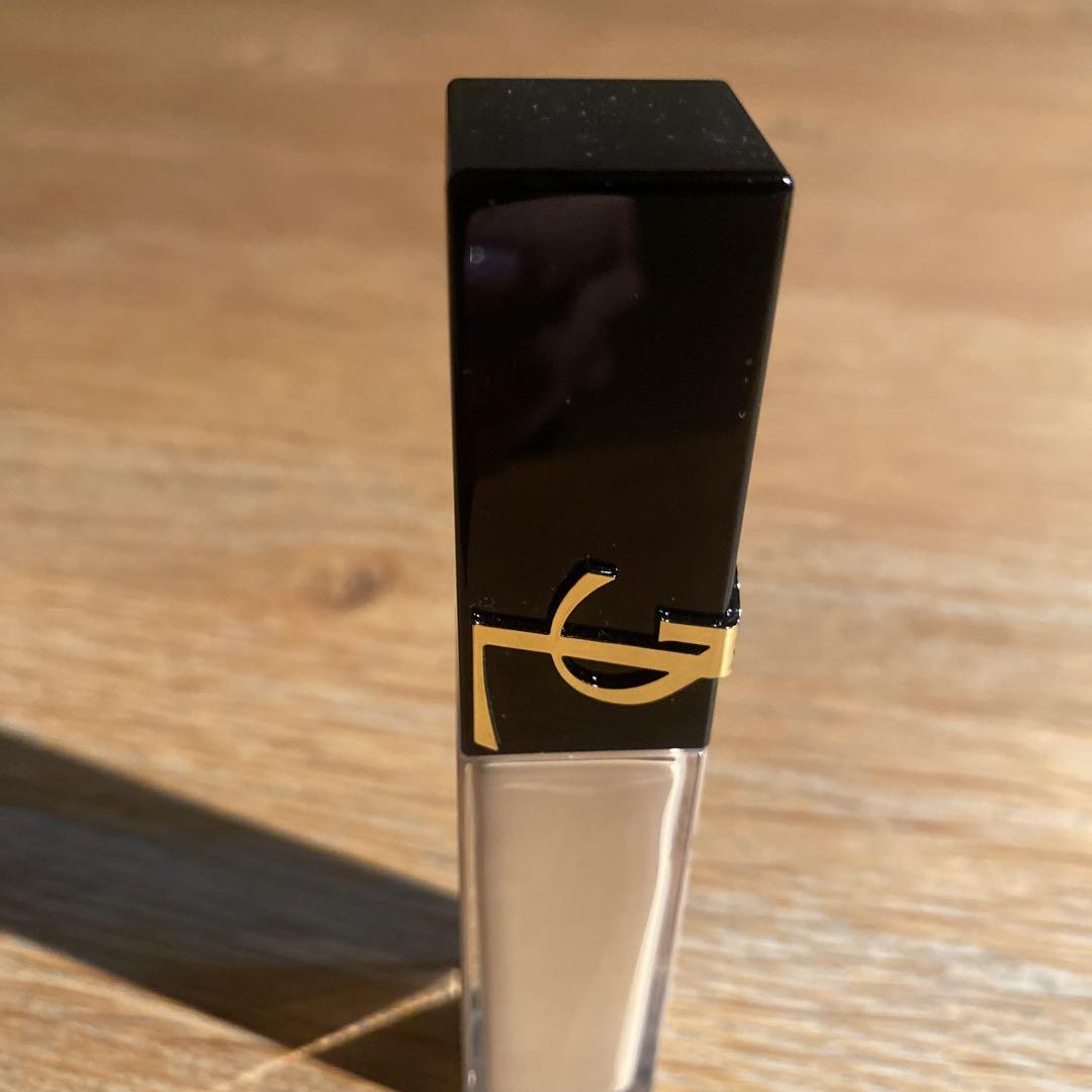 YSL オールアワーズコンシーラー