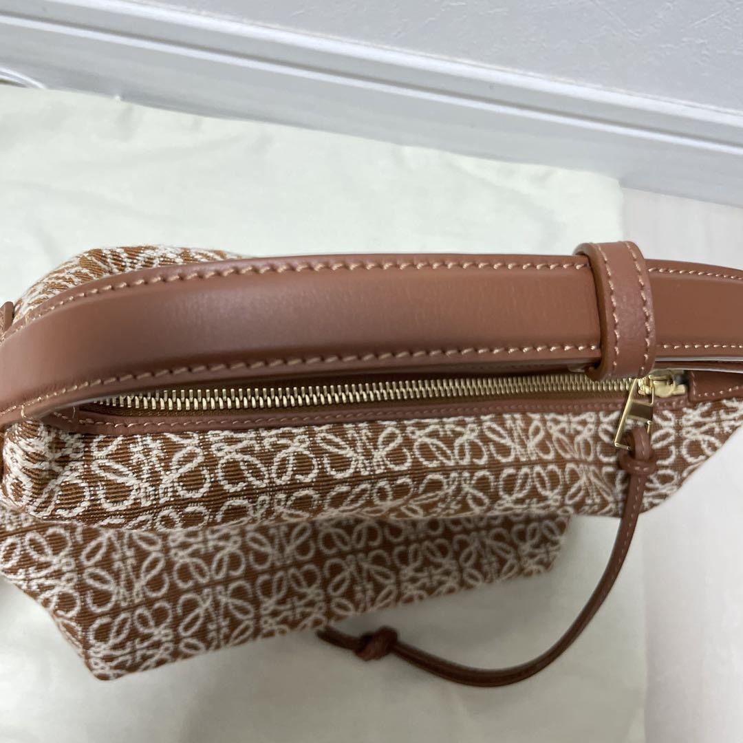 LOEWE バッグ　アナグラムジャカードハンドバッグ　ロエベ　キュービィ LOEWE バッグ アナグラムジャカードハンドバッグ ロエベ