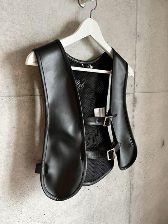 新品本物保証 未使用 BLACK comme des garcons ハーネスベスト 今期 XUdfH-m63168184342 お得豊富な