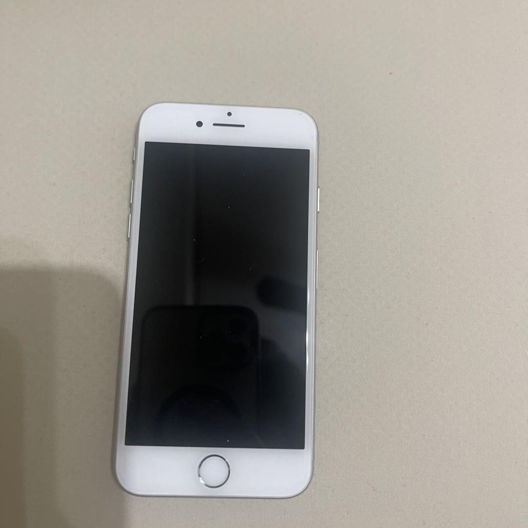 Apple iPhone 7 シルバー 本体 SIMフリー 携帯 アイフォン