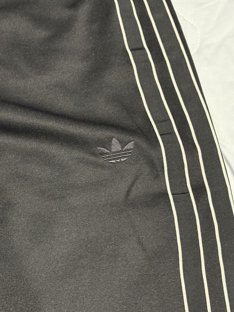 adidas 3本ライン