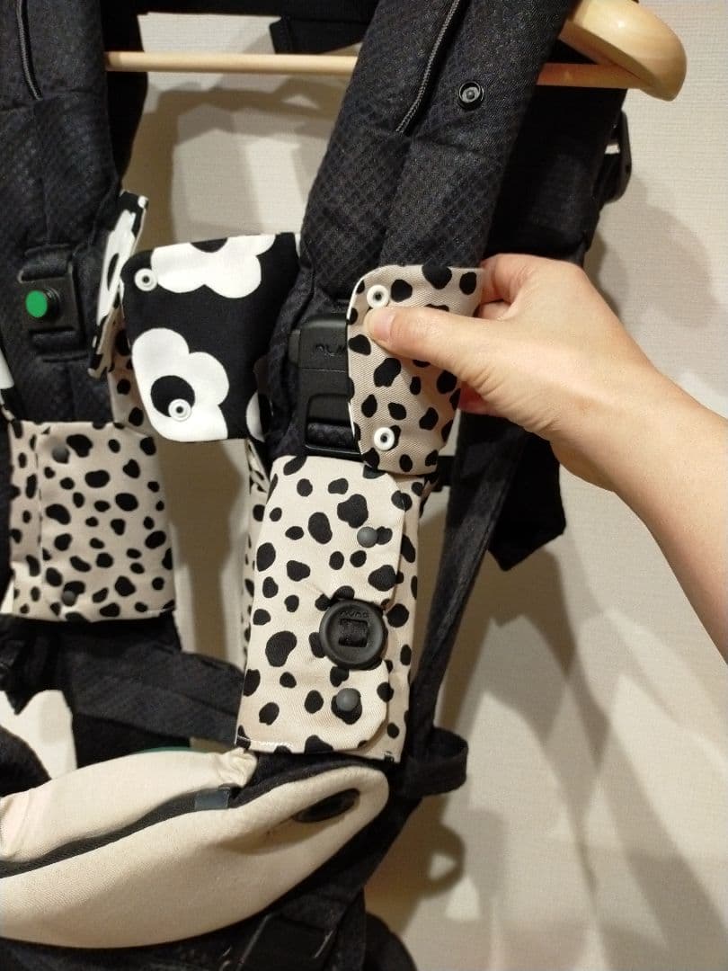 nunaカドルクリック ハンドメイド よだれカバー3点セット装着の仕方です TALLINNNEXPO_COM