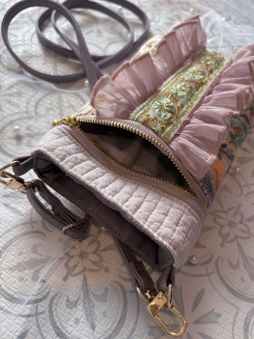 【一点物】ヌビ生地×インド刺繍リボンのスマホショルダー
