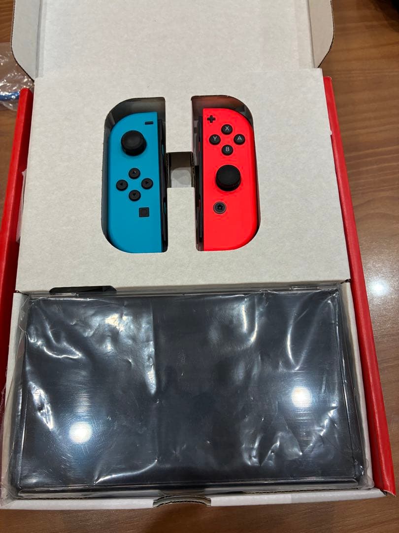 Nintendo Switch 有機ELモデル 本体 専用ケース付 Nintendo Switch 有機ELモデル 本体 専用ケース付