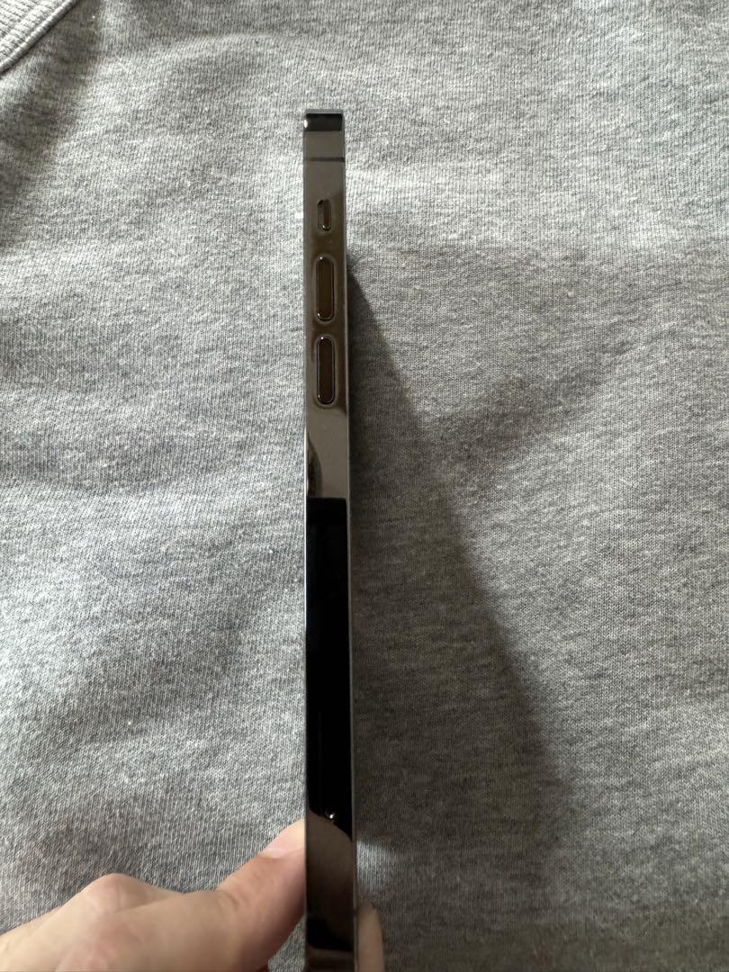 (美品)iPhone12 pro 128G グラファイト 画像3