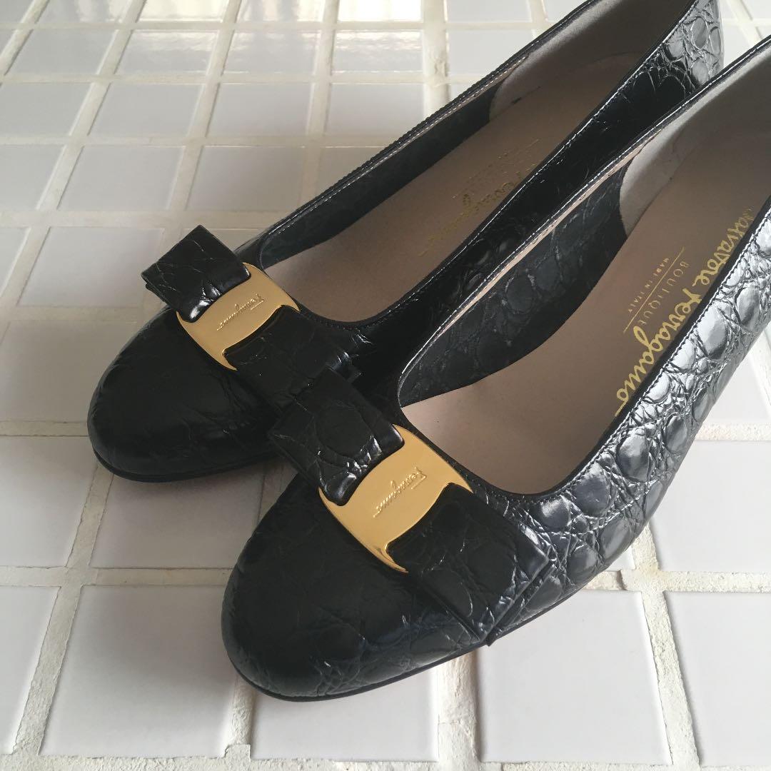 未使用に近い】Salvatore Ferragamoヴァラ パンプス 6 半額SALE☆ 9800