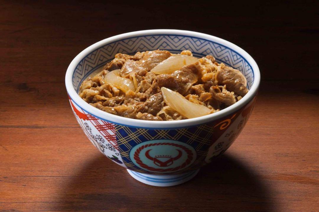 吉野家牛丼の具 普通盛り２０個セット 送料込み価格❗️(賞味期限：２５年１１月）