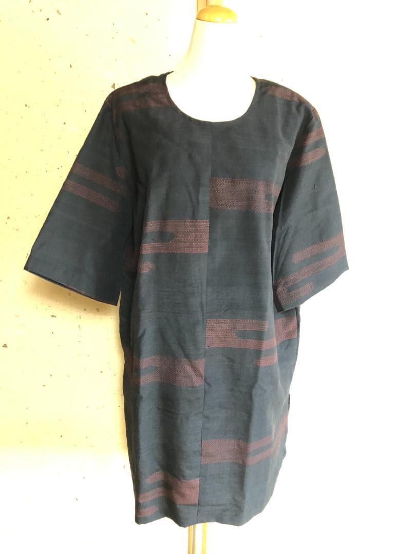 黒と赤のワンピース