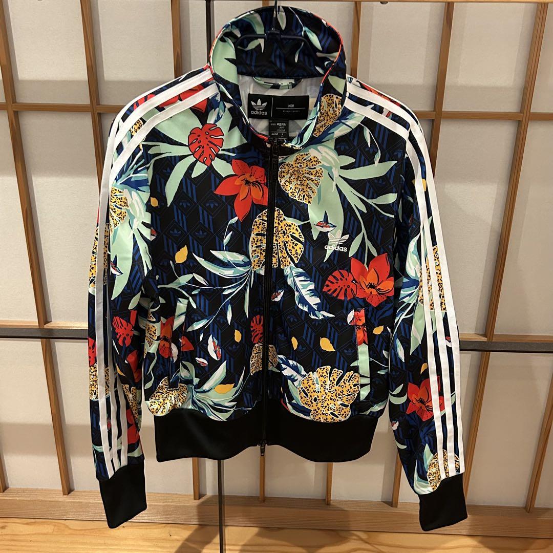 adidasトラックジャケット フローラル ブラック×マルチカラーOT adidasトラックジャケット フローラル ブラック×マルチカラーOT
