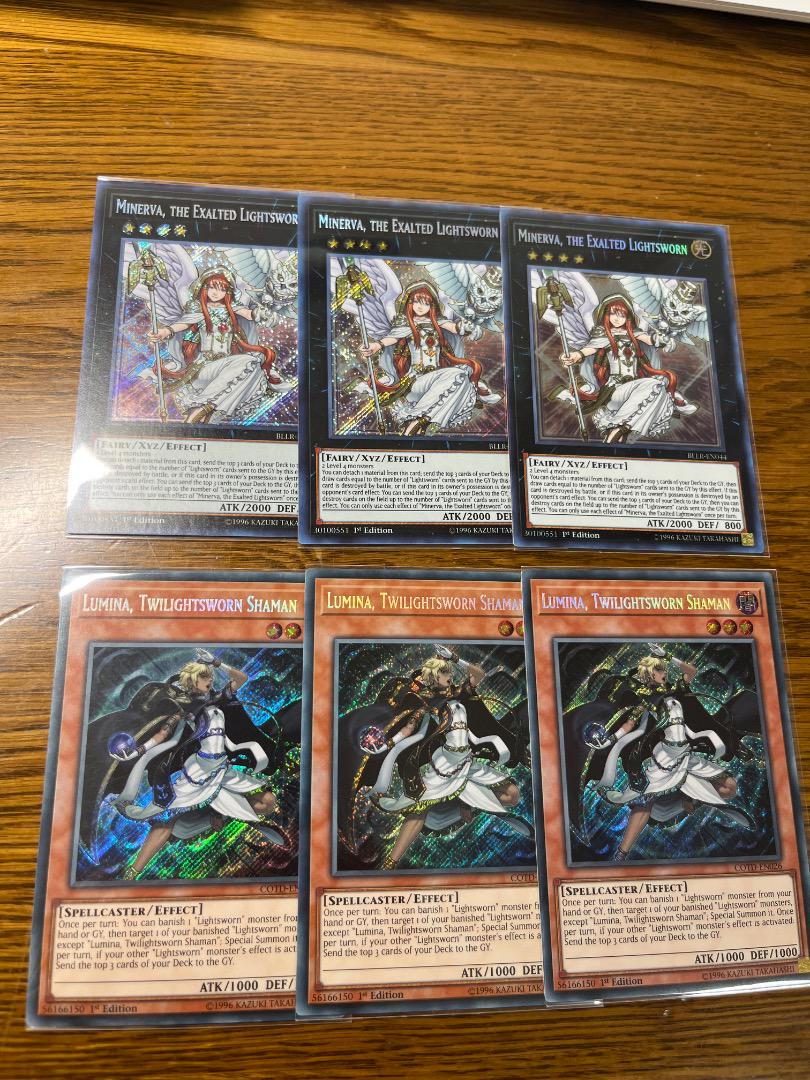✟