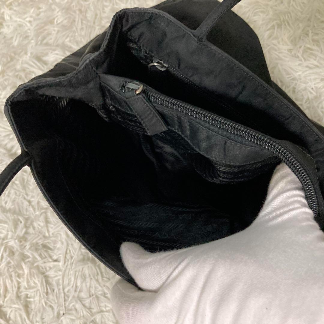 極美品 PRADA プラダ 黒 ポノコ 三角ロゴ プレート ナイロン 白